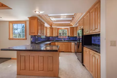10185 Thomas Dr, Truckee, CA 96161 photo 14