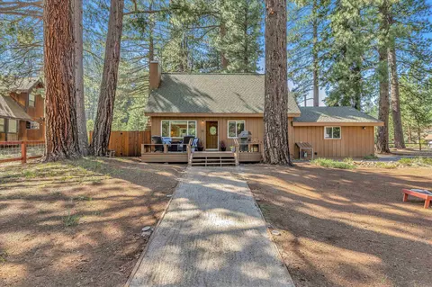 10705 Dogwood Rd, Truckee, CA 96161