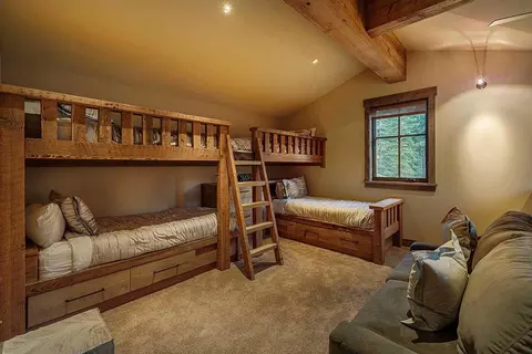 8725 Breakers Ct, Truckee, CA 96161 photo 12