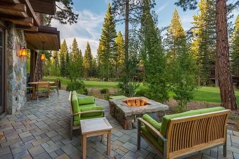 8725 Breakers Ct, Truckee, CA 96161 photo 15