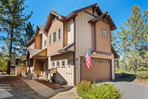10222 Fall Ct, Truckee, CA 96161