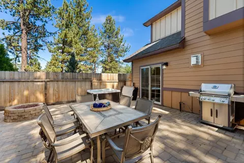 10222 Fall Ct, Truckee, CA 96161 photo 11