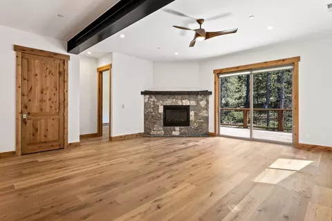 11645 Mcclintock Loop # 4, Truckee, CA 96161