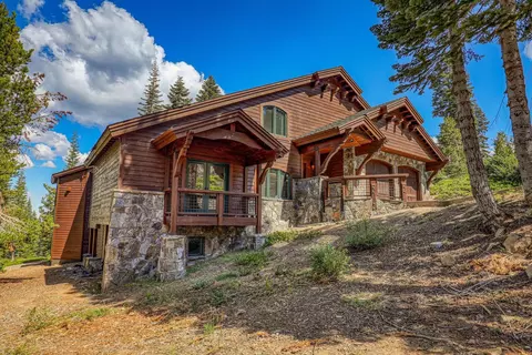 15311 Skislope Way # 1/3 INTEREST, Truckee, CA 96161