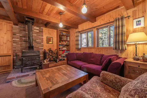 50998 Conifer Dr, Soda Springs, CA 95728