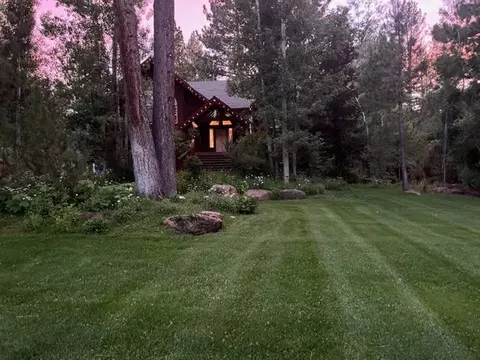 11075 Palisades Dr, Truckee, CA 96161