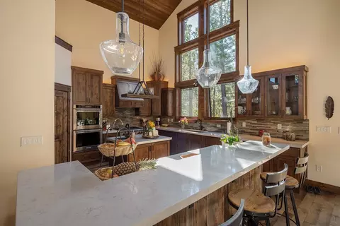 13170 Hillside Dr, Truckee, CA 96161 photo 6