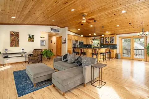 11194 Huntsman Leap, Truckee, CA 96161