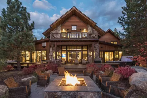 10989 Ghirard Rd, Truckee, CA 96161