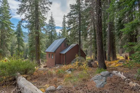51350 Van Norden Ave, Soda Springs, CA 95728