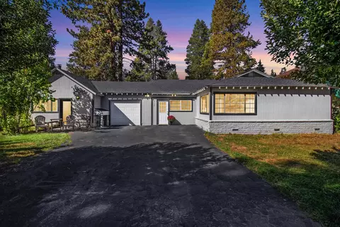 10106 Lake Ave, Truckee, CA 96161