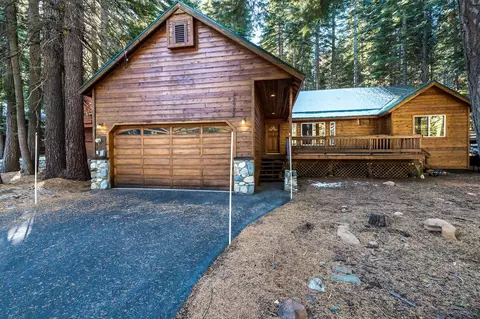 13977 Copenhagen Dr, Truckee, CA 96161