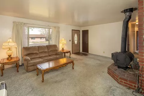 201 Taylor Ave, Loyalton, CA 96118 photo 5