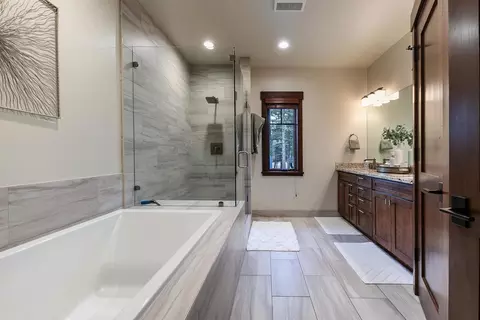 10235 Annies Loop, Truckee, CA 96161 photo 21