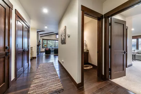10235 Annies Loop, Truckee, CA 96161 photo 12