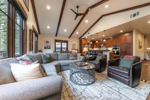 10235 Annies Loop, Truckee, CA 96161 photo 8