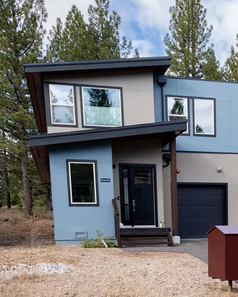 9752 Ellington Dr, Truckee, CA 96161