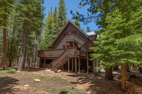 11682 Chalet Rd, Truckee, CA 96161