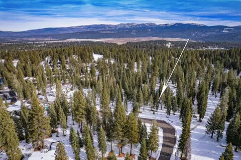 9184 Tarn Cir, Truckee, CA 96161 photo 3