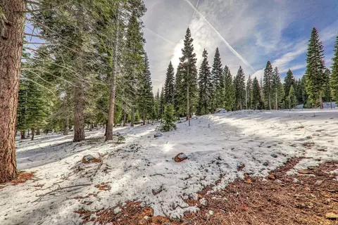 9184 Tarn Cir, Truckee, CA 96161 photo 7