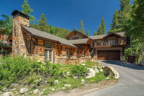 107 Shoshone Ct, Olympic Valley, CA 96146