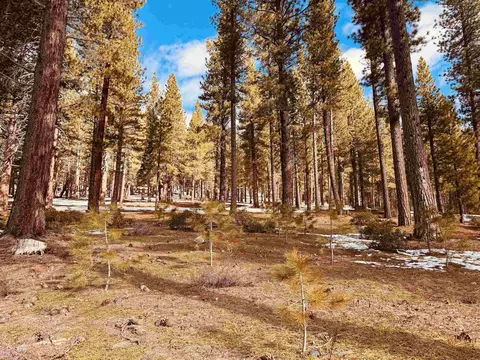 11360 Ghirard Rd, Truckee, CA 96161