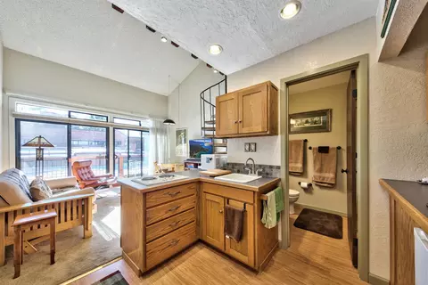 11589 Snowpeak Way # 215, Truckee, CA 96161
