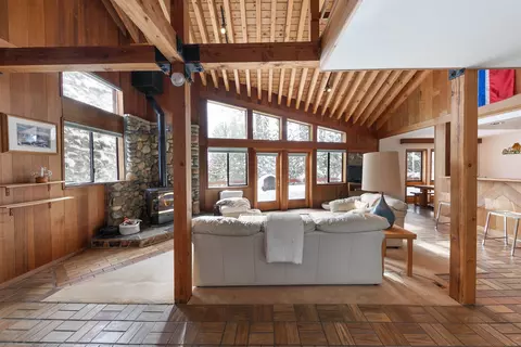 12385 Stockholm Way, Truckee, CA 96161