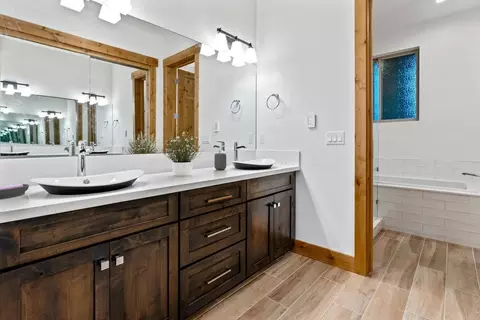 11643 Mcclintock Loop # 2, Truckee, CA 96161 photo 7