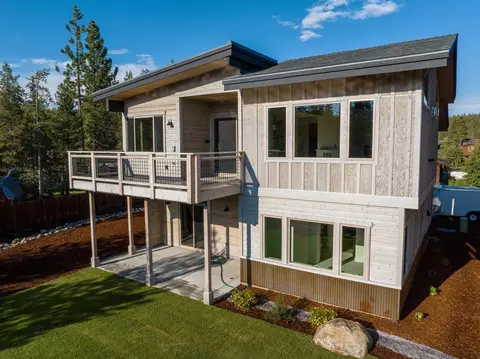 11668 Mcclintock Loop, Truckee, CA 96161 photo 3