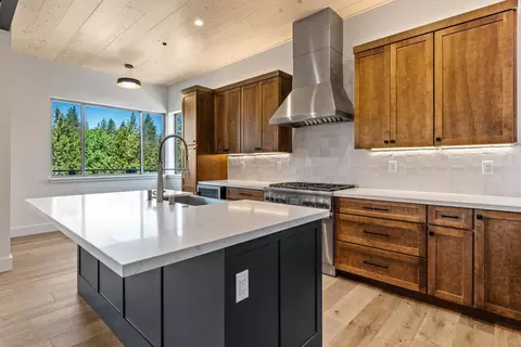 11668 Mcclintock Loop, Truckee, CA 96161 photo 9