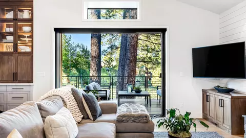 9365 Heartwood Dr, Truckee, CA 96161