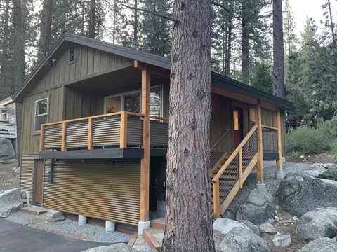 13424 Moraine Rd, Truckee, CA 96161
