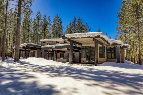 11494 Henness Rd, Truckee, CA 96161