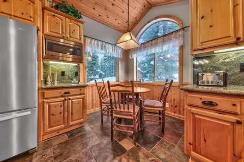 13175 Skiview Loop, Truckee, CA 96161 photo 6