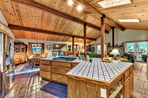 10070 Gregory Pl, Truckee, CA 96161 photo 11