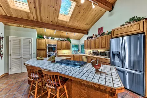 10070 Gregory Pl, Truckee, CA 96161 photo 12