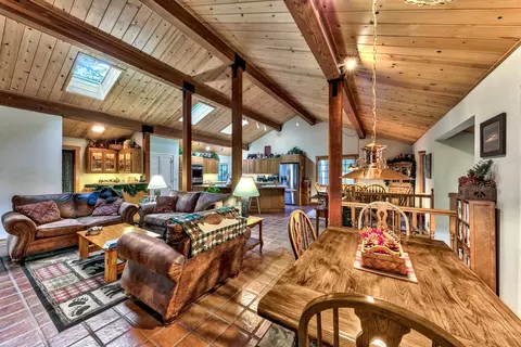 10070 Gregory Pl, Truckee, CA 96161 photo 10
