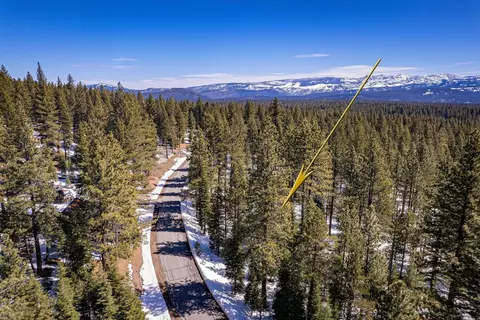11961 Saddleback Dr, Truckee, CA 96161 photo 3