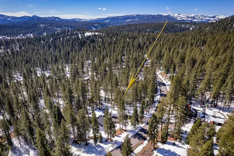 11961 Saddleback Dr, Truckee, CA 96161 photo 5