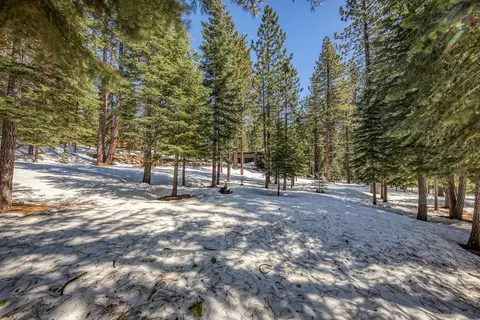 11961 Saddleback Dr, Truckee, CA 96161 photo 17