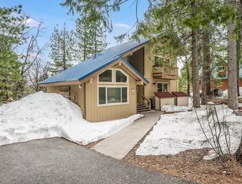 41000 Skyline Dr, Emigrant Gap, CA 95715