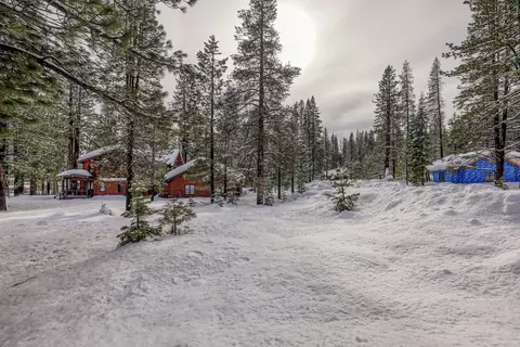 11801 Bottcher Loop, Truckee, CA 96161 photo 6