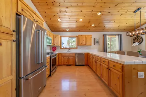 14200 Pathway Ave, Truckee, CA 96161 photo 7