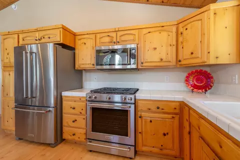 14200 Pathway Ave, Truckee, CA 96161 photo 8