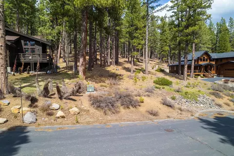 11430 Bottcher Loop, Truckee, CA 96161 photo 2