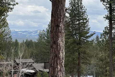 11430 Bottcher Loop, Truckee, CA 96161 photo 4