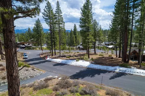 11430 Bottcher Loop, Truckee, CA 96161 photo 3