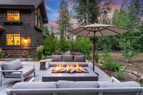 8805 Lahontan Dr, Truckee, CA 96161