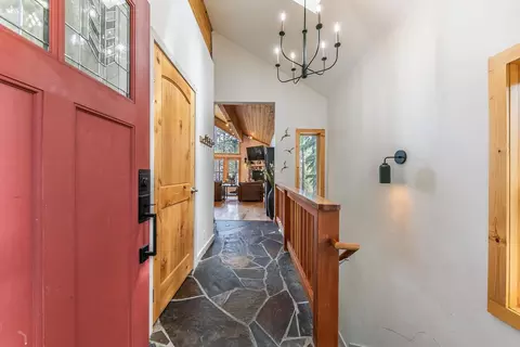 14529 Reed Ave, Truckee, CA 96161 photo 3
